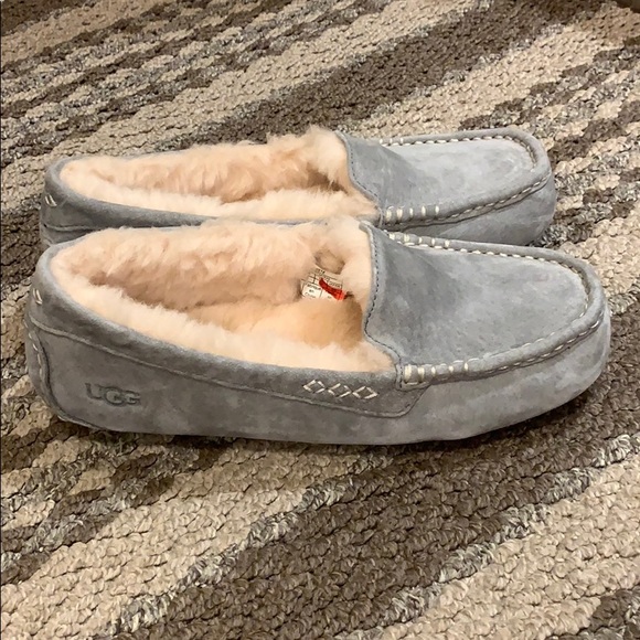 SOLD NIB UGG Light Grey Ansley Slippers - Picture 4 of 12